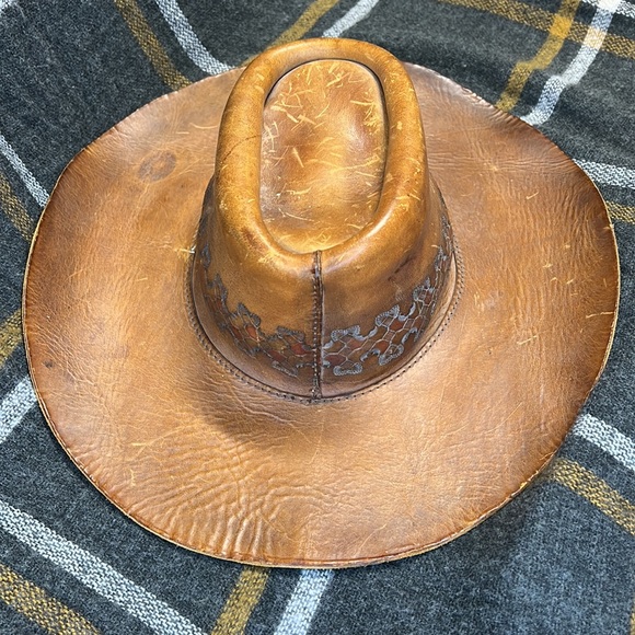 Handmade Top Grain Leather Hat - Picture 4 of 8